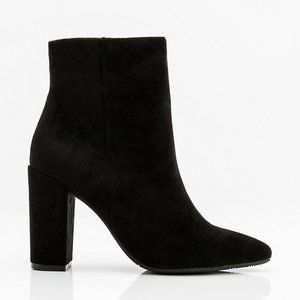 Le château heeled black boots